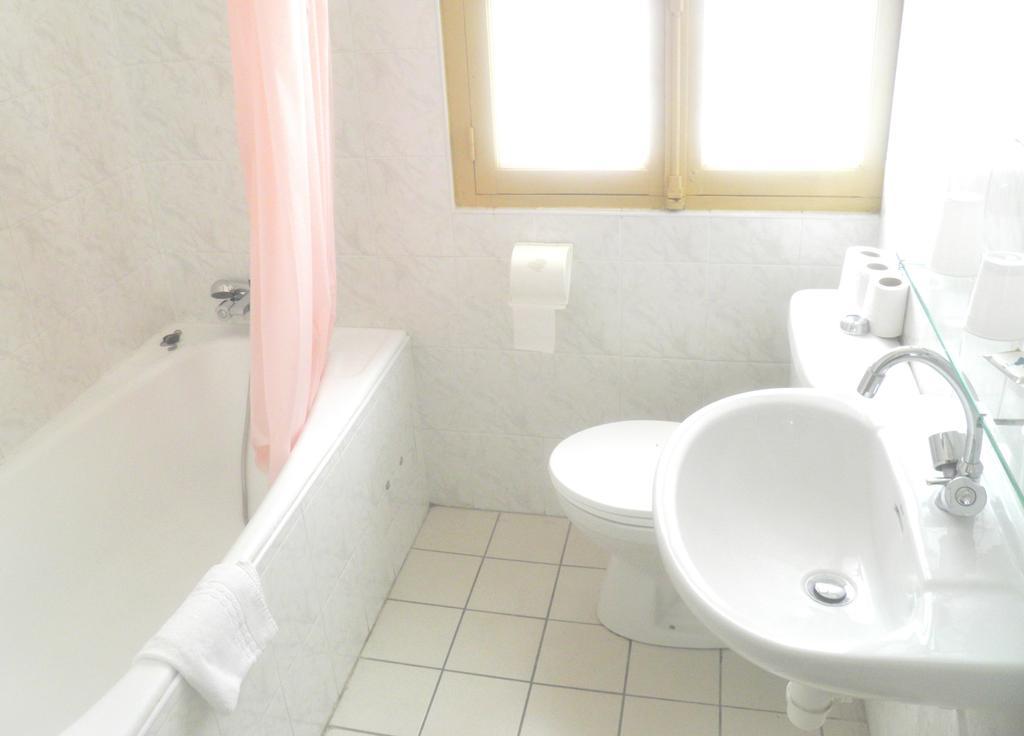Hotel Lavalliere Croix Blanche 2*